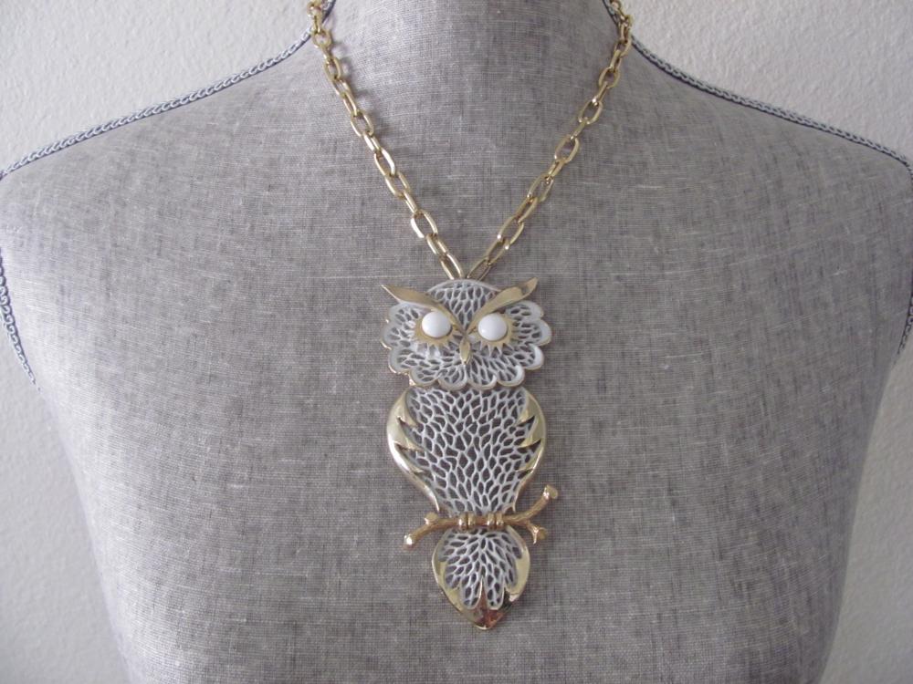 Vintage 1970's Gold-tone Owl Pendant Necklace